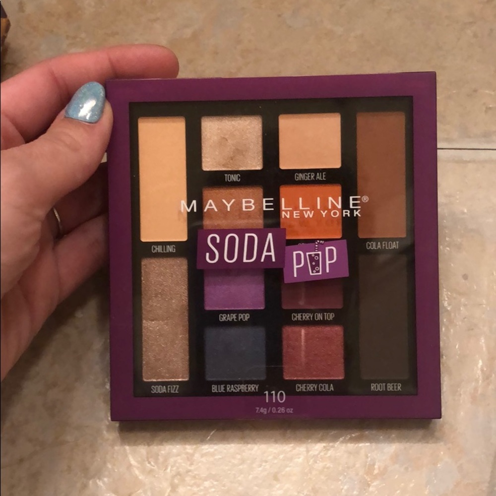 2 makeup palettes